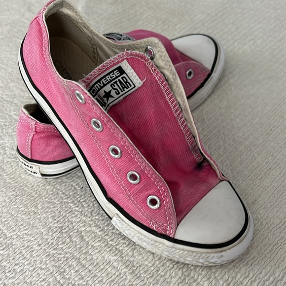 Converse pink sneakers girls size 2, well loved, no laces - Picture 2 of 5